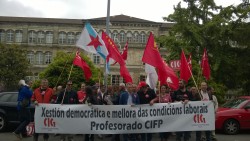 A CIG-Ensino concentrouse diante de Educación para denunciar a situación na que se atopan os CIFP